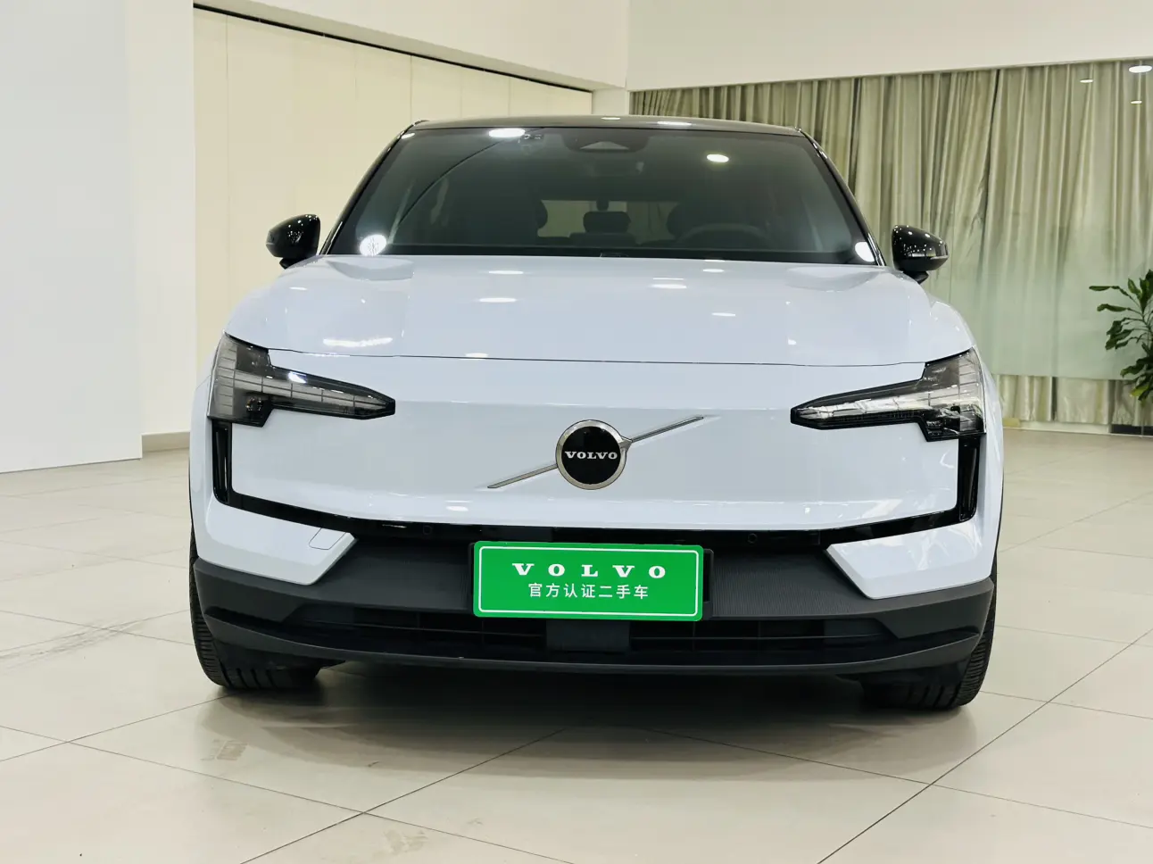 Volvo EX30  из Китая