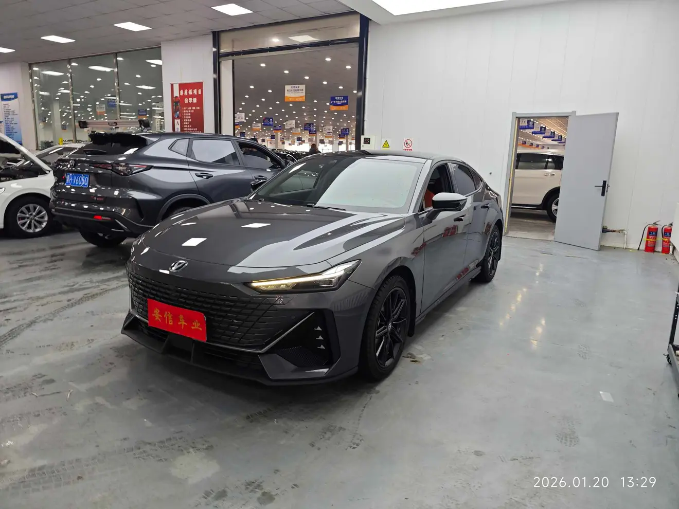 Changan UNI-V  из Китая