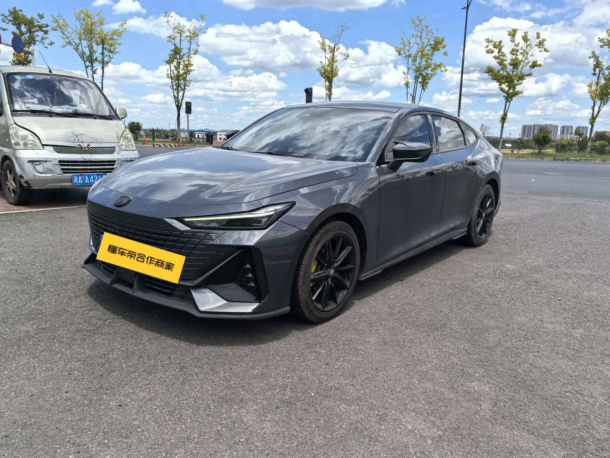 Changan UNI-V  из Китая