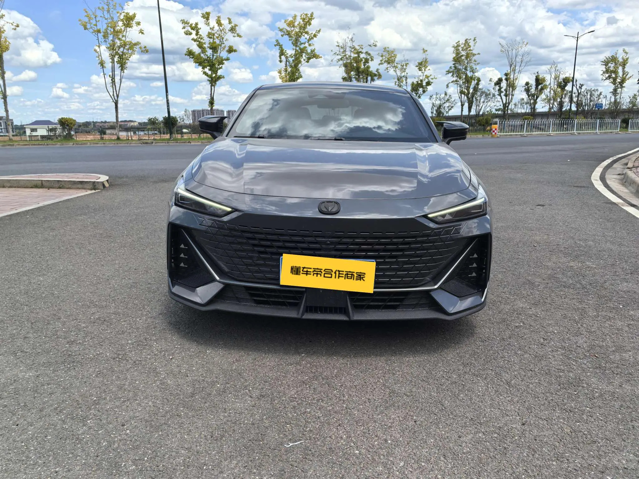 Changan UNI-V  из Китая