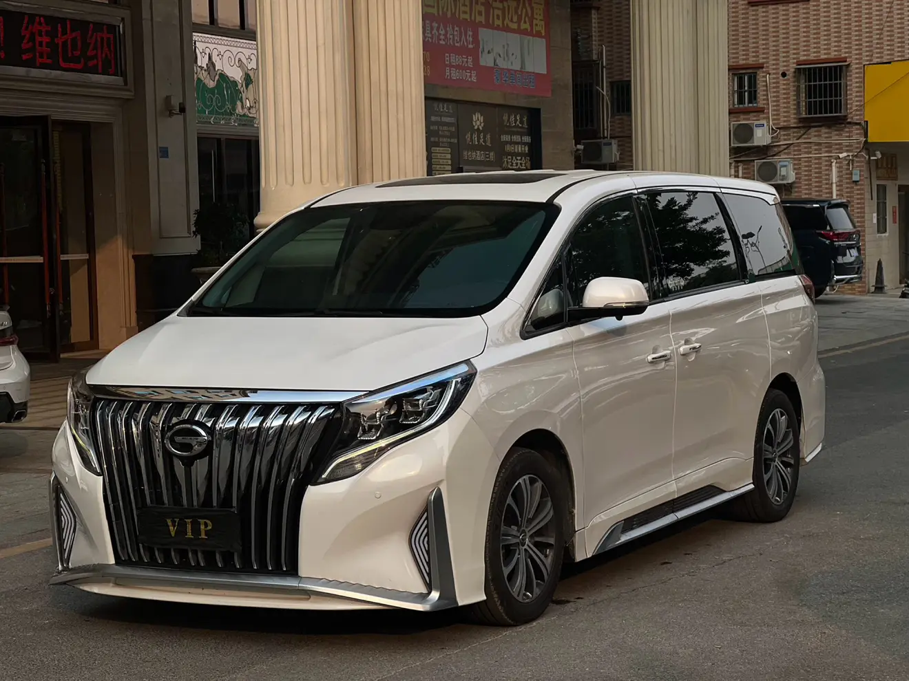 GAC Trumpchi M8  из Китая