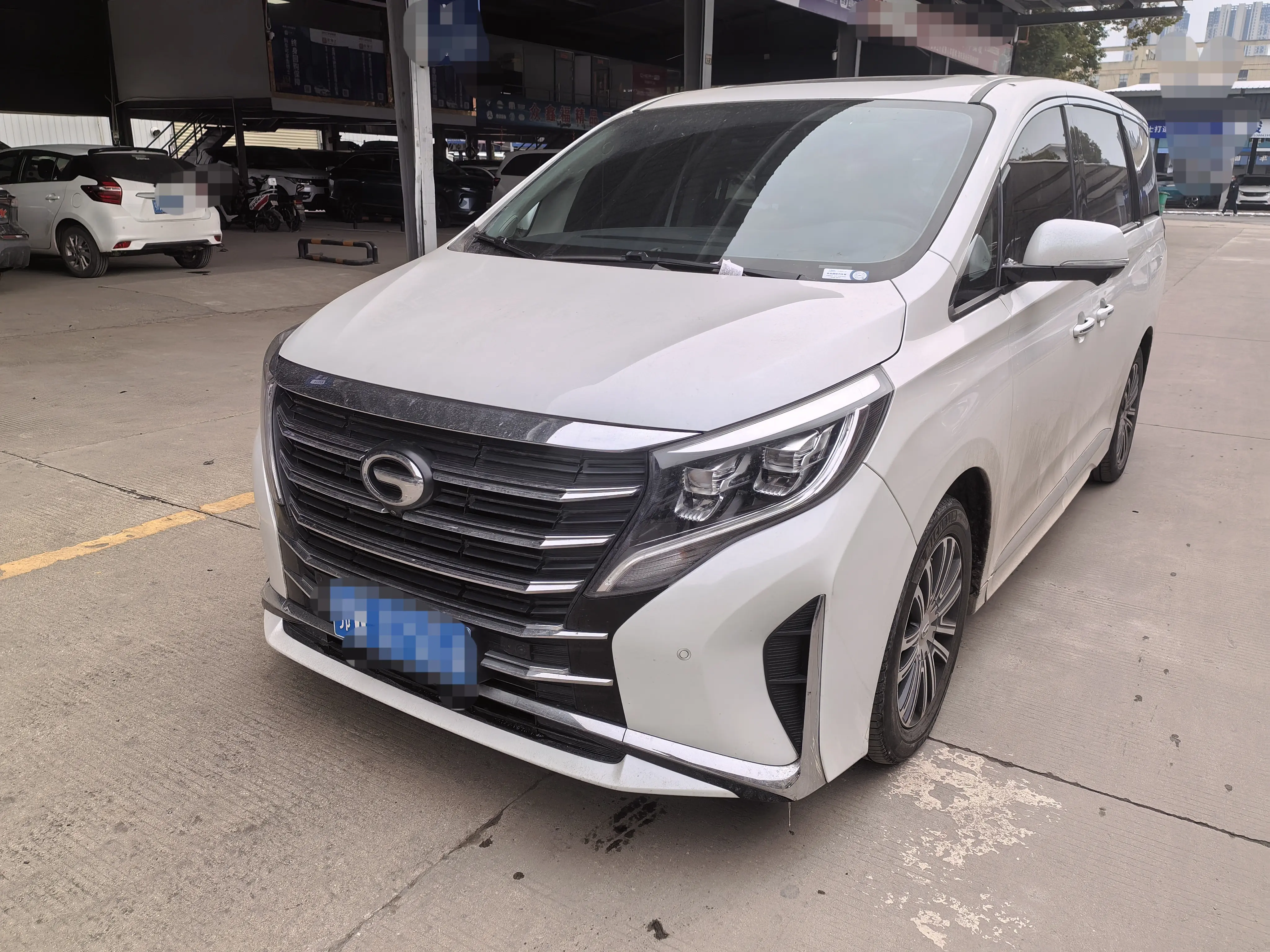 GAC Trumpchi M8  из Китая