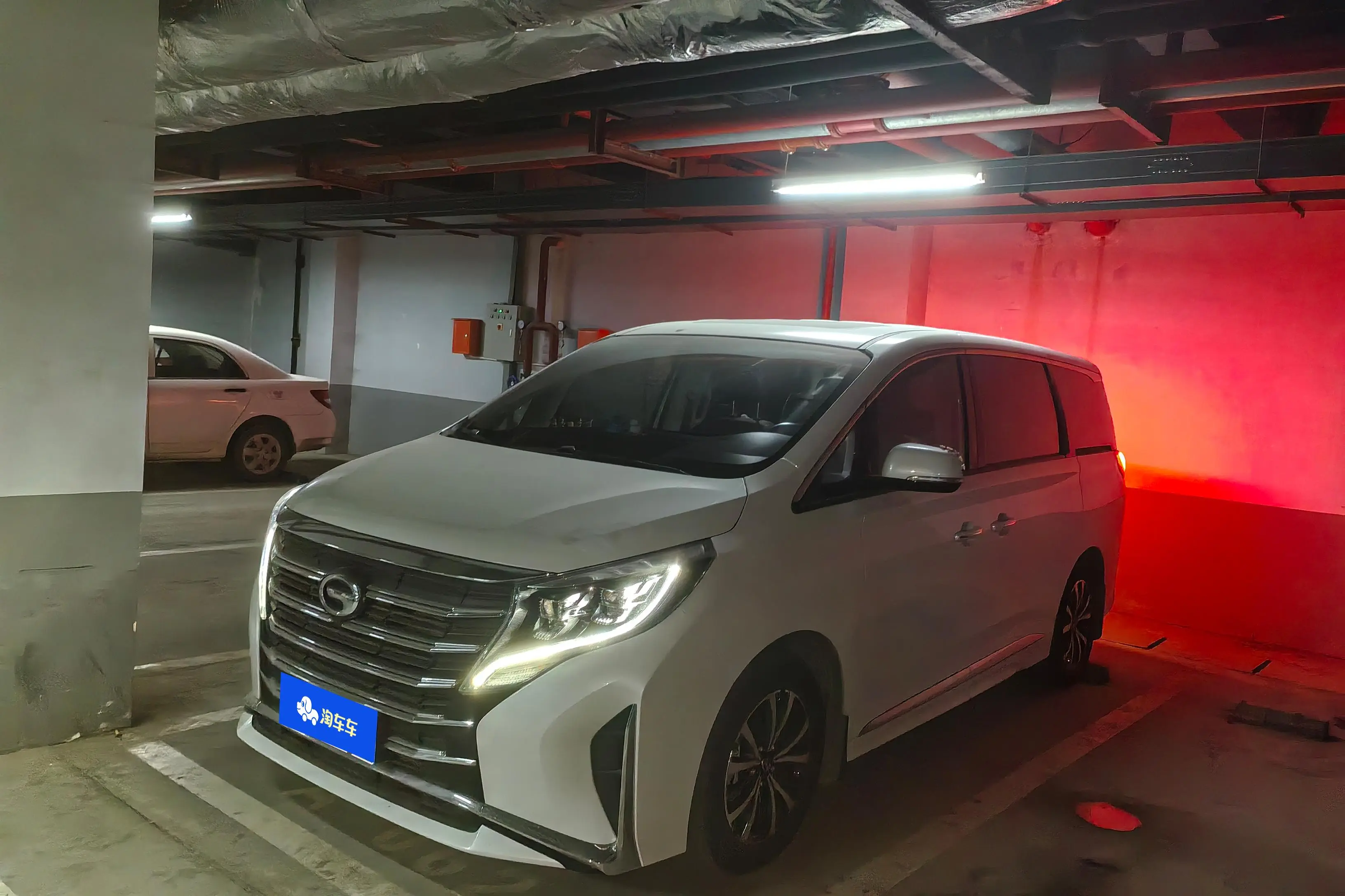GAC Trumpchi M8  из Китая
