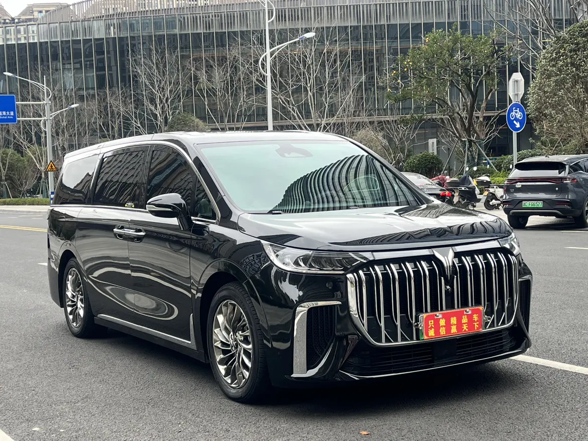 Voyah Lantu Dreamer PHEV  из Китая