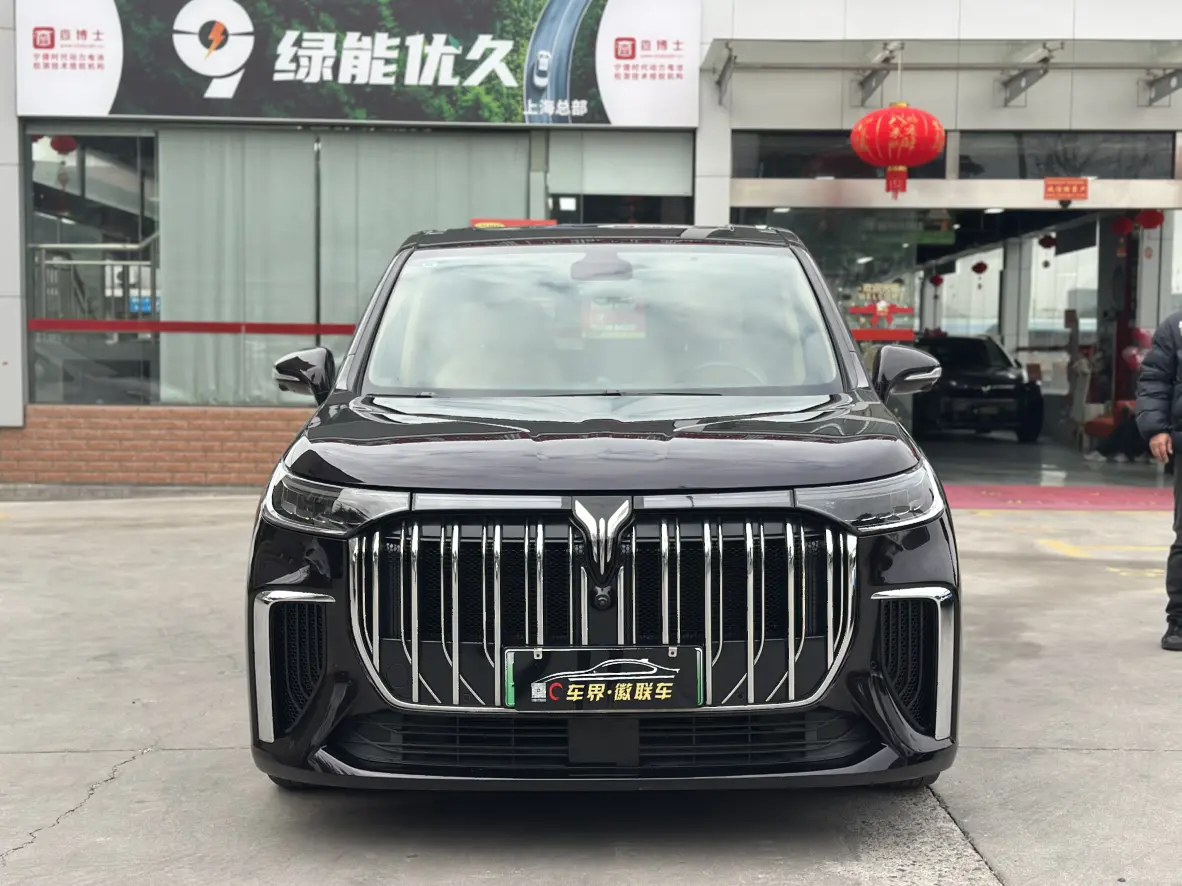 Voyah Lantu Dreamer PHEV  из Китая