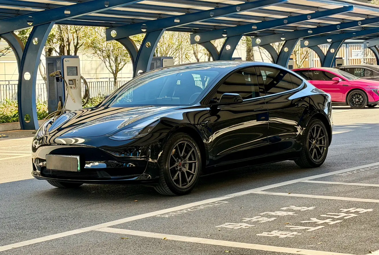 Tesla Model 3  из Китая