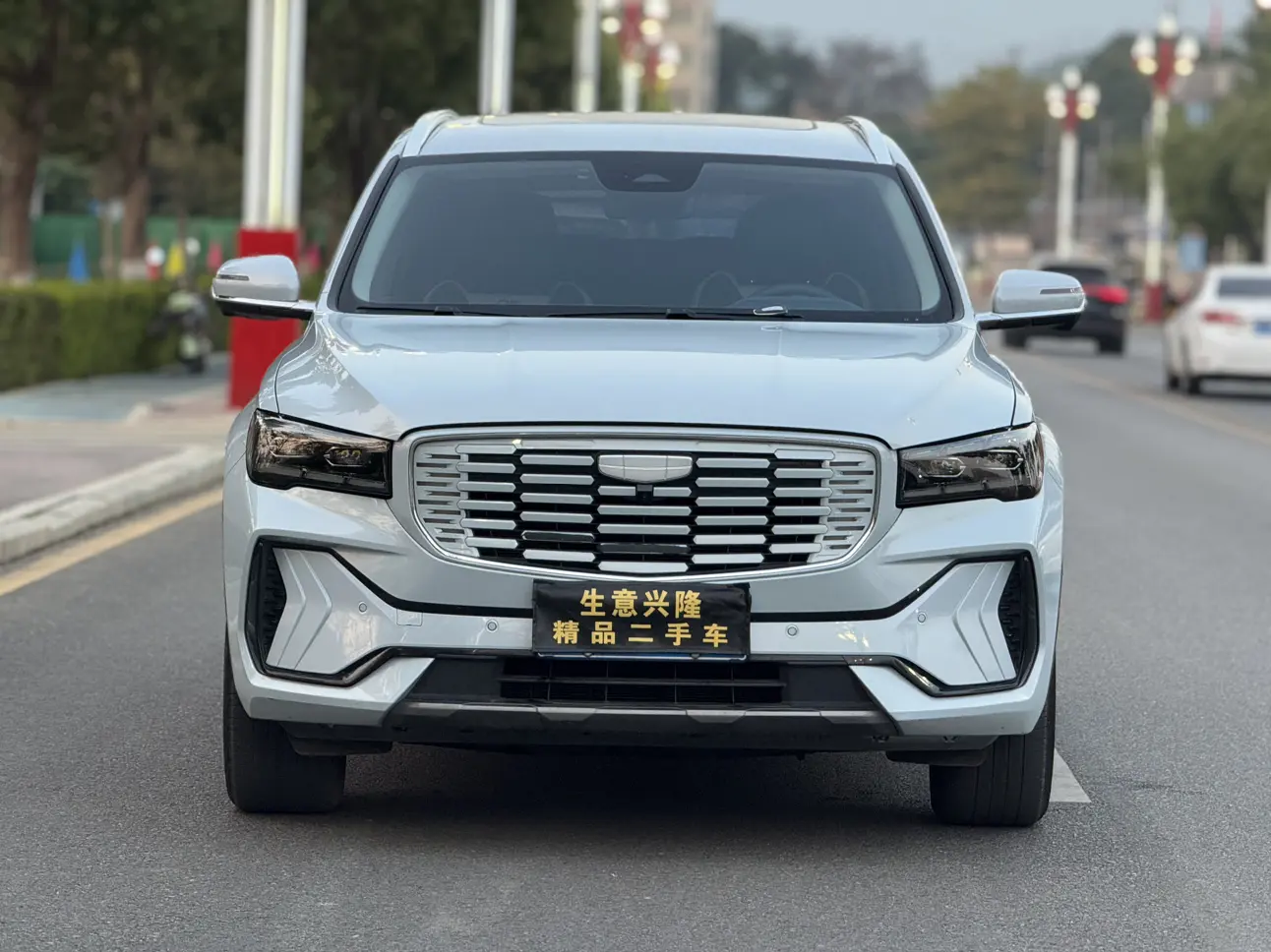 Geely Monjaro (Xingyue L)  из Китая