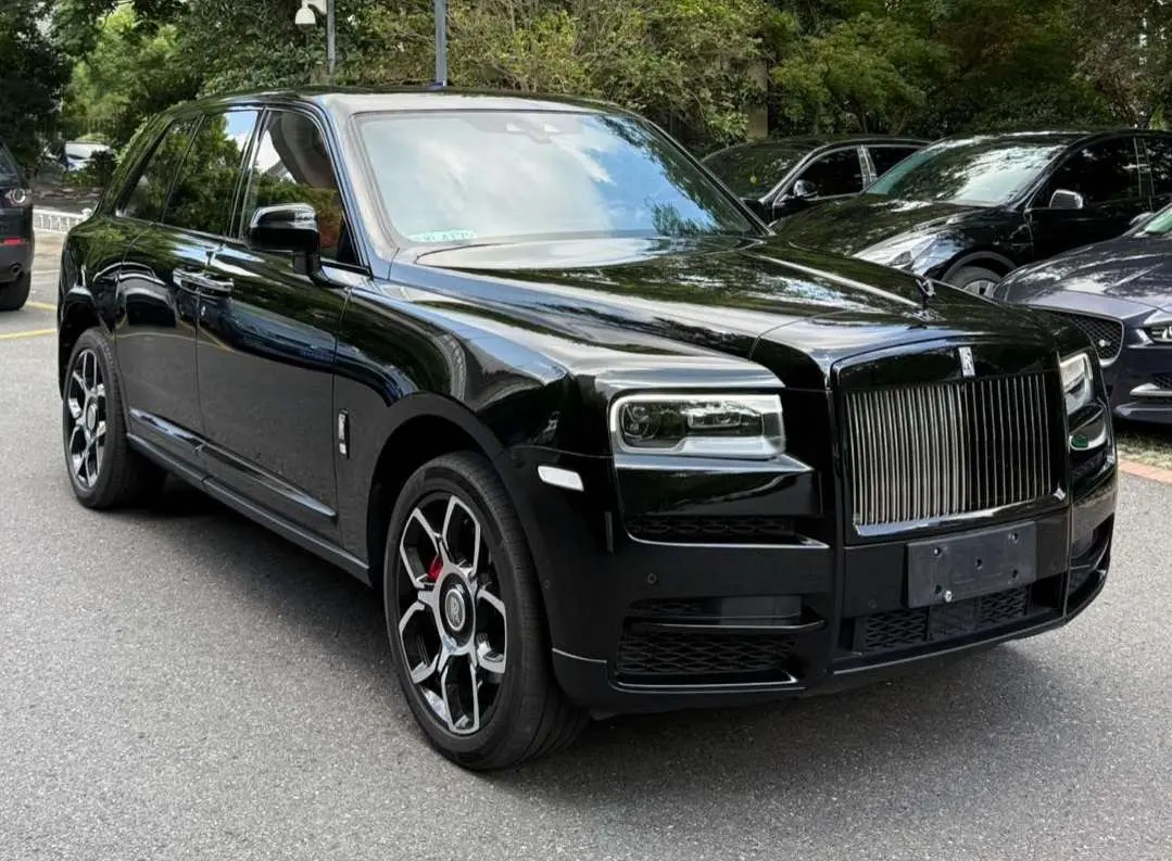 Rolls Royce Cullinan  из Китая