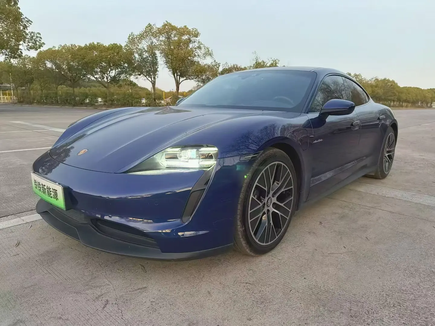 Porsche Taycan  из Китая