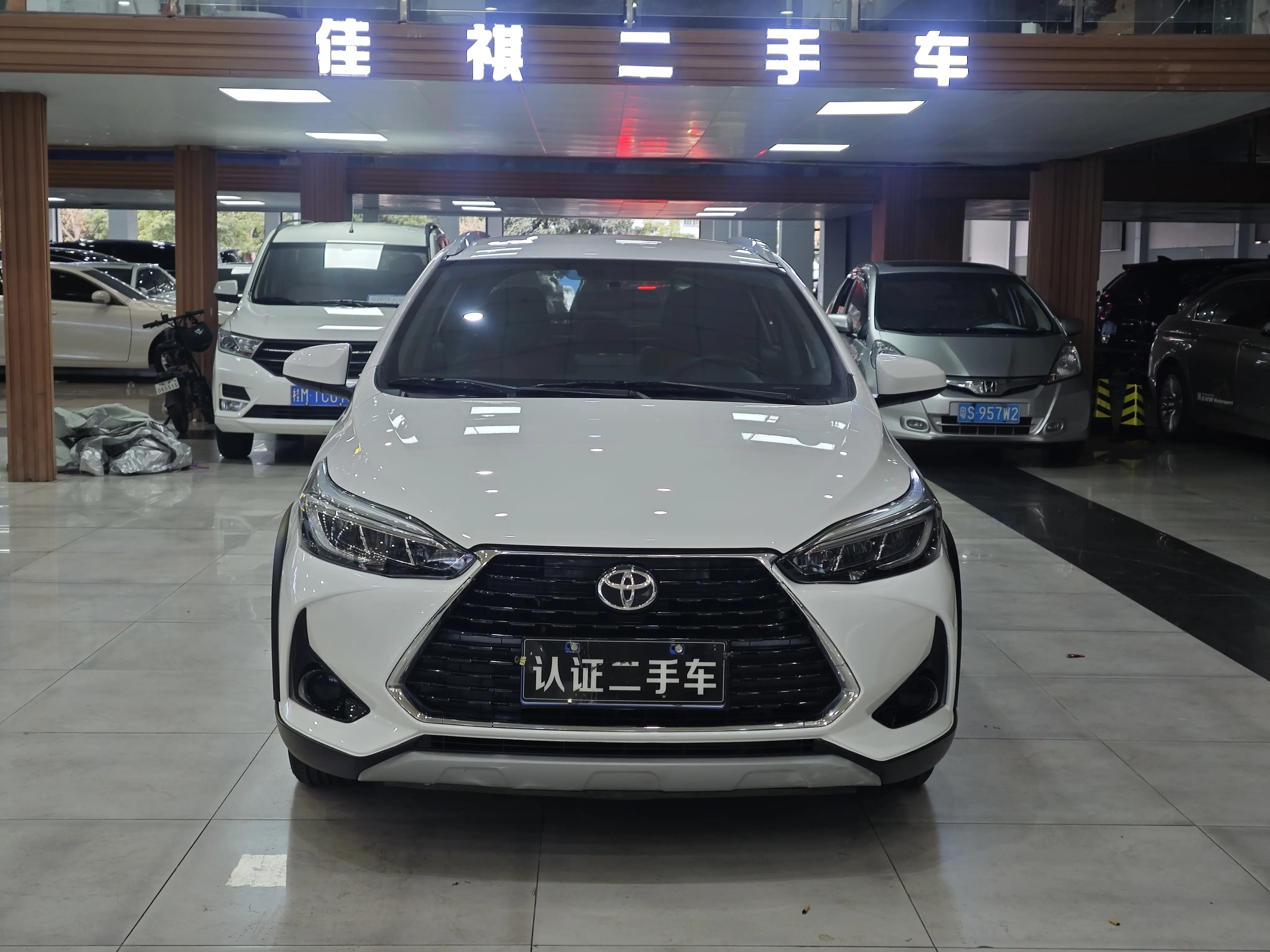 Toyota Yaris L  из Китая