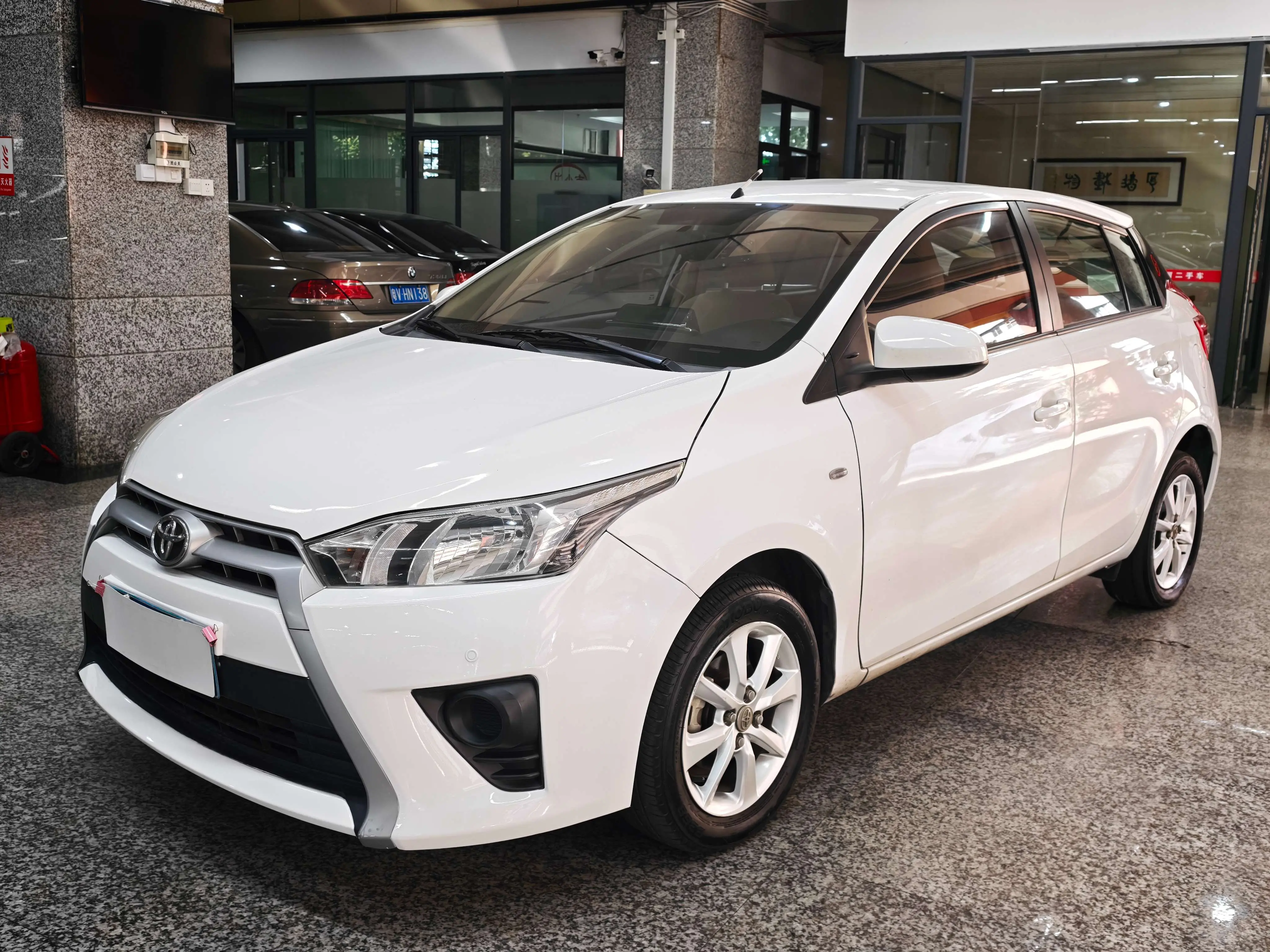 Toyota Yaris L  из Китая