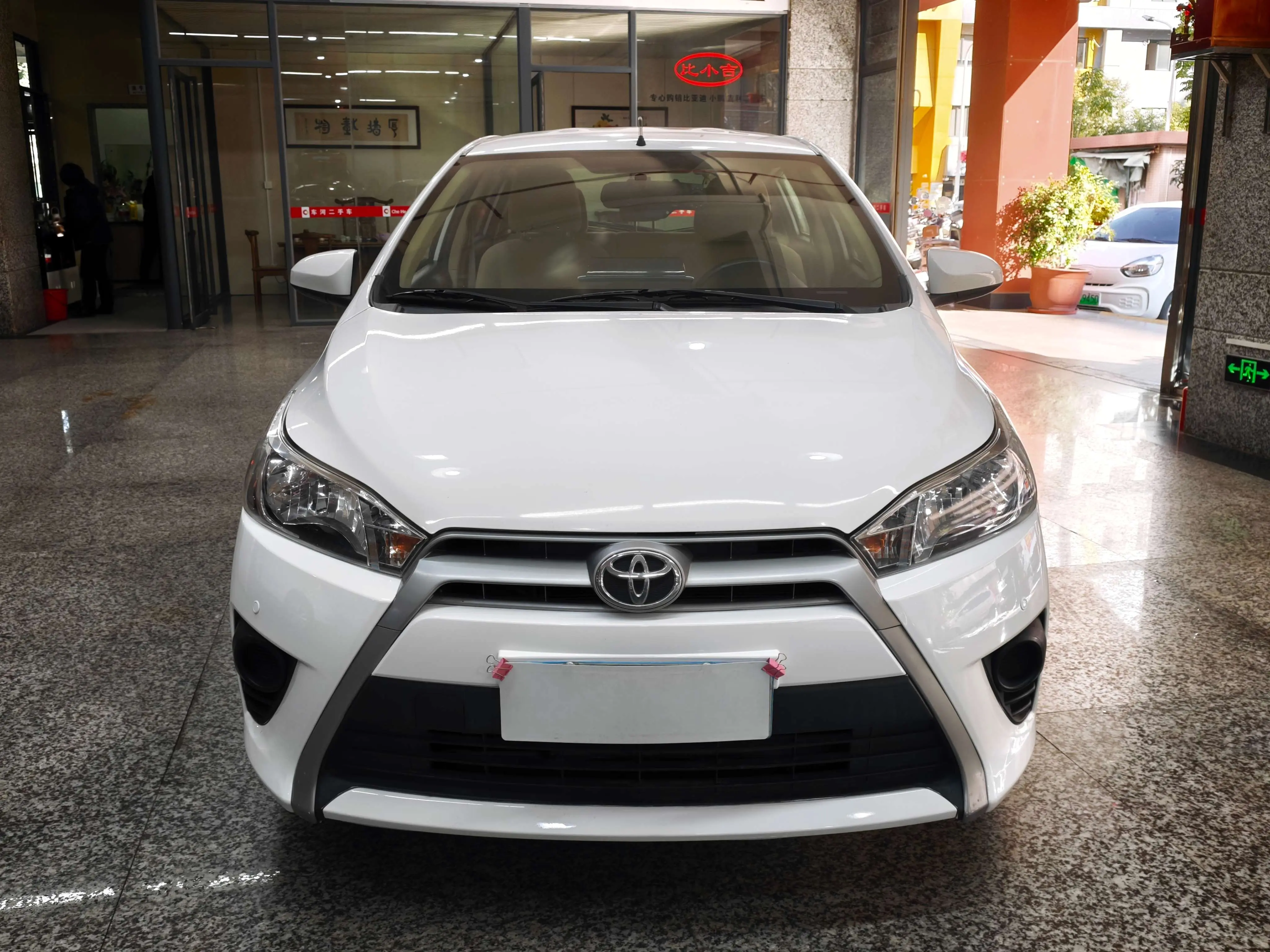 Toyota Yaris L  из Китая