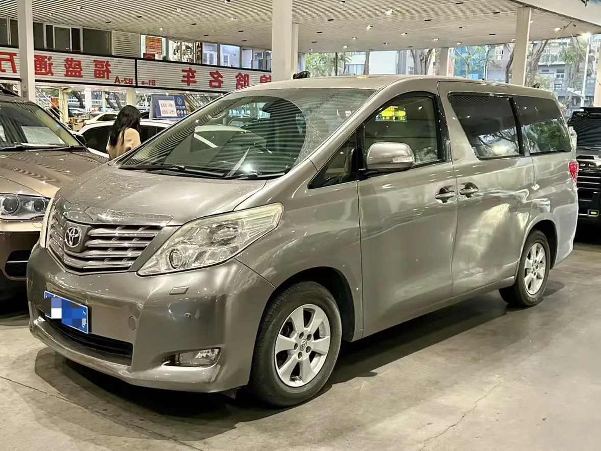 Toyota Alphard (Elfa)  из Китая