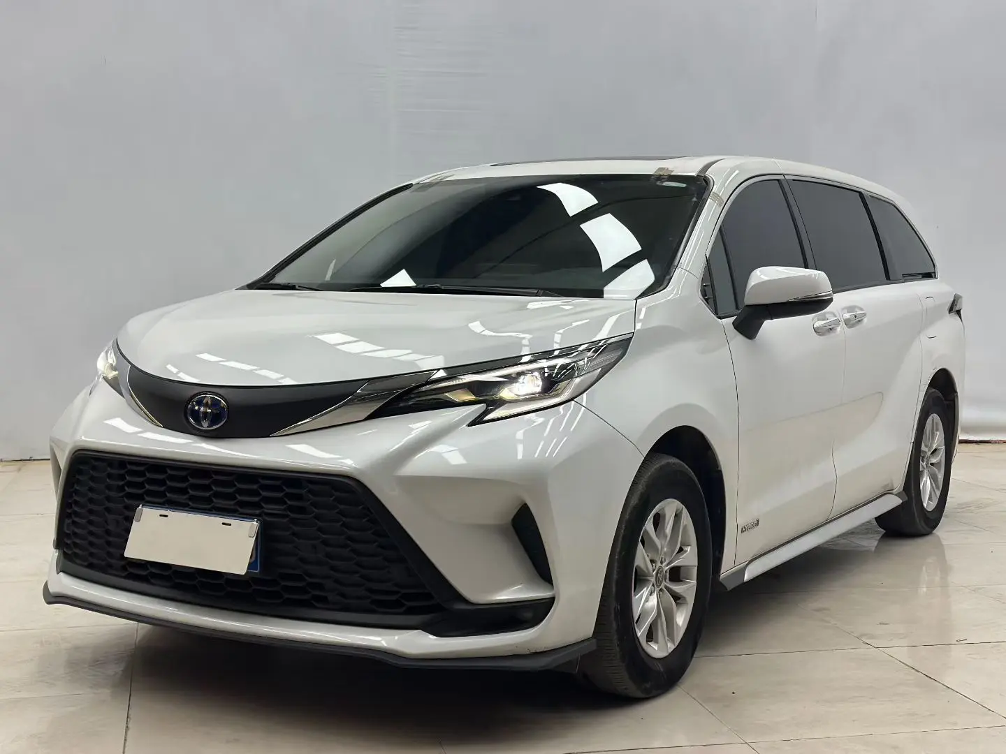 Toyota Granvia  из Китая