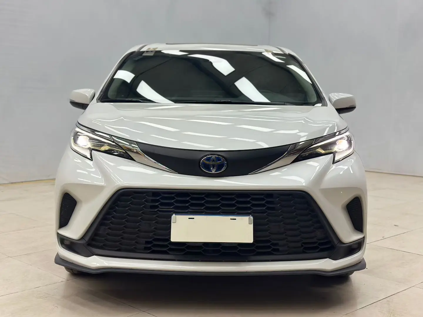 Toyota Granvia  из Китая