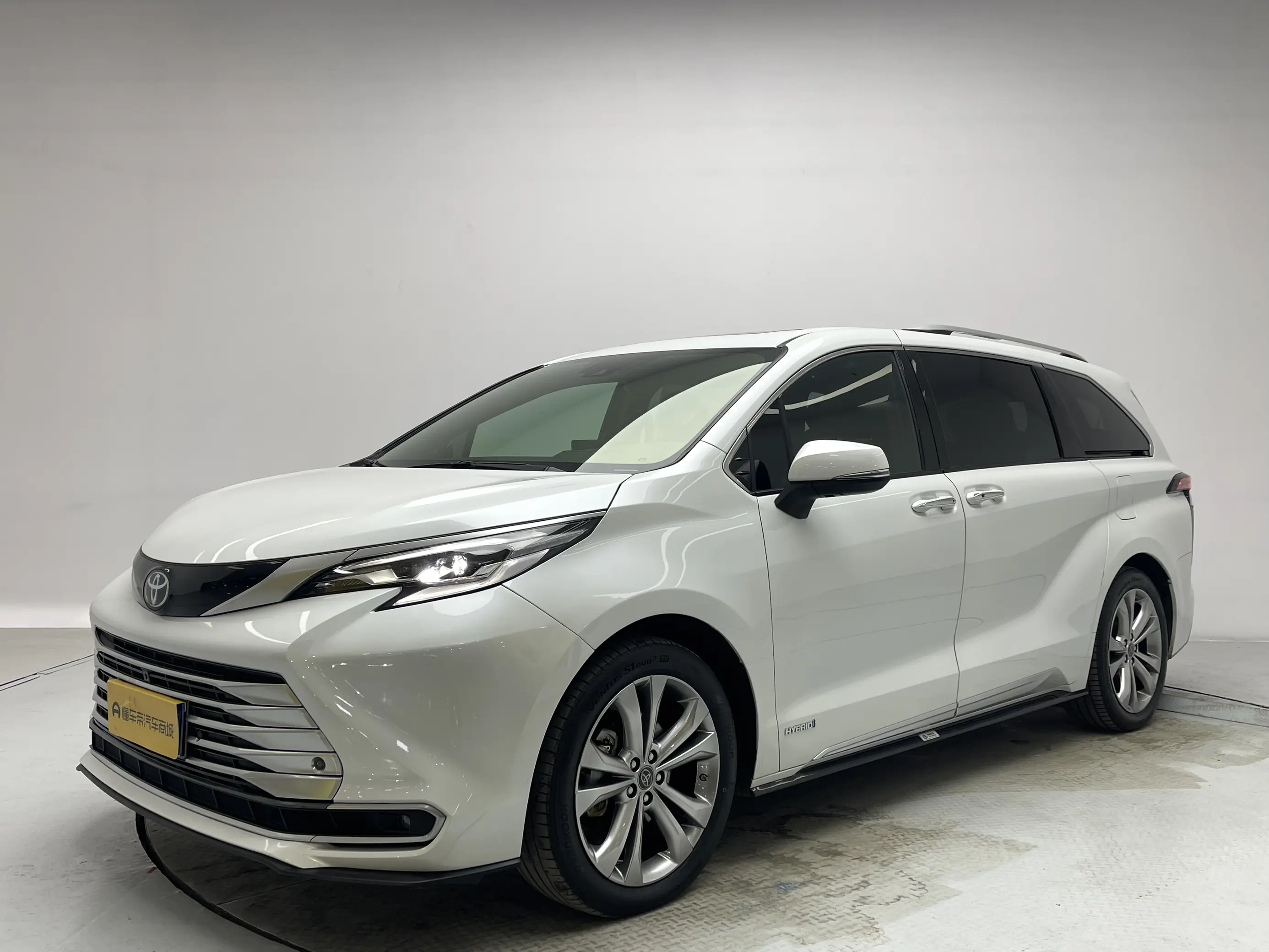 Toyota Sienna  из Китая