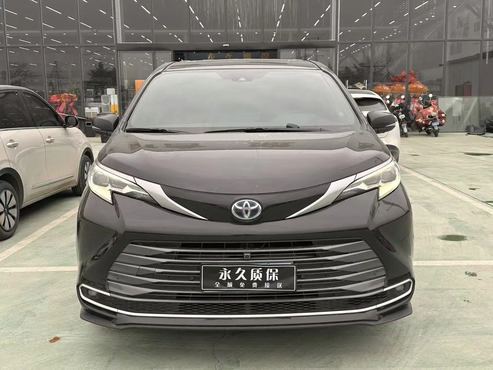 Toyota Sienna  из Китая