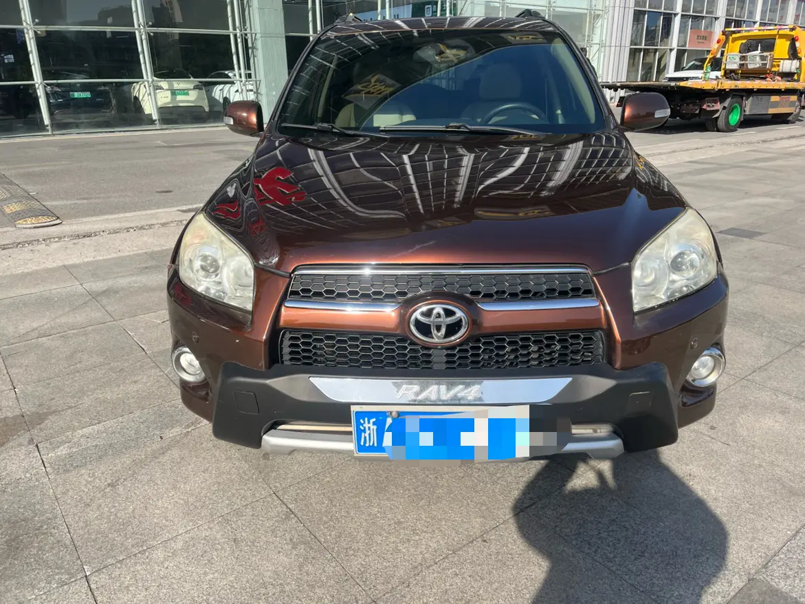 Toyota RAV4  из Китая