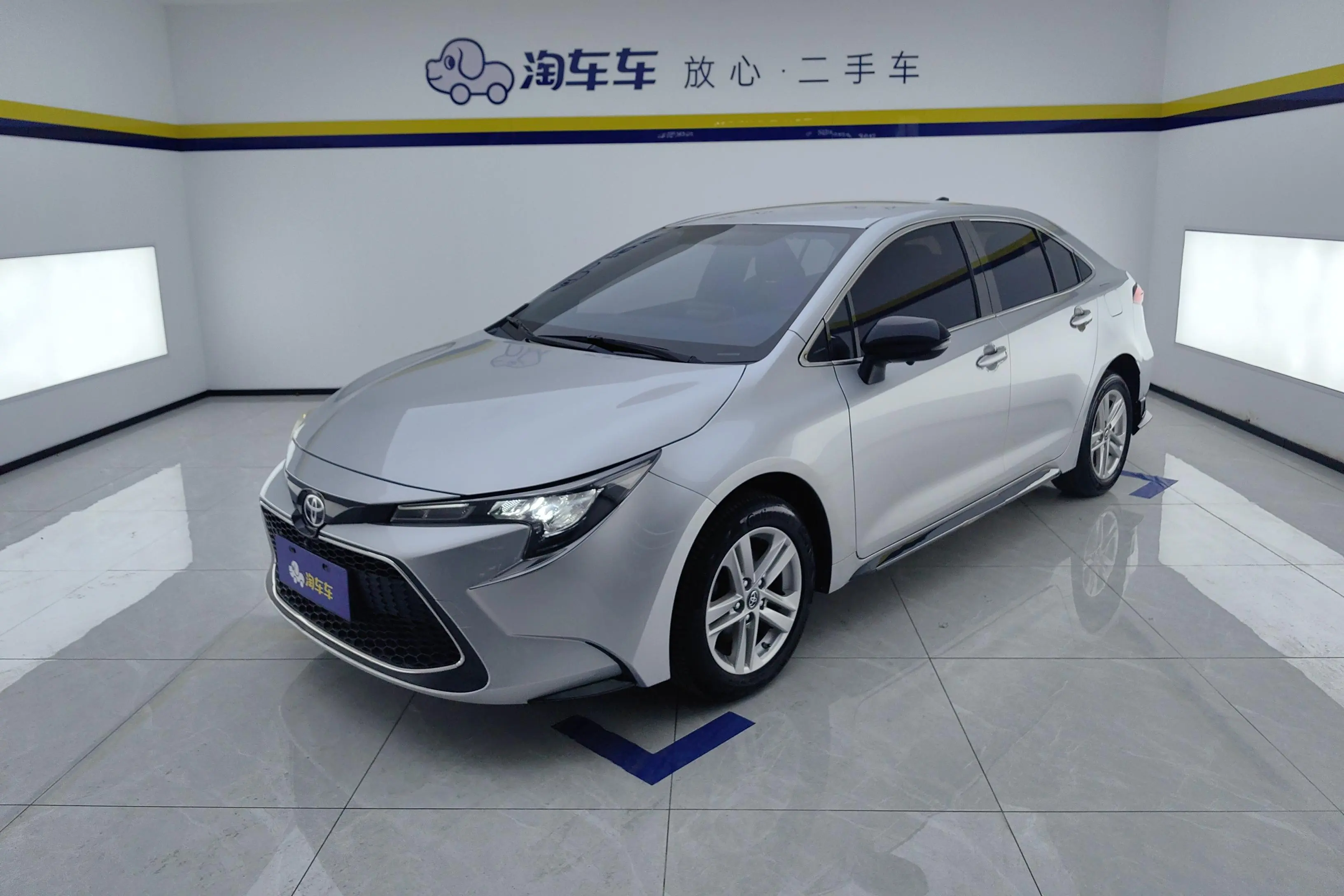 Toyota Levin (Lei Ling)  из Китая