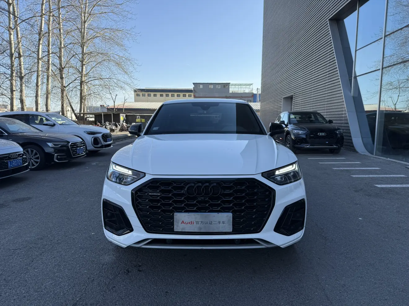 Audi Q5L Sportback  из Китая