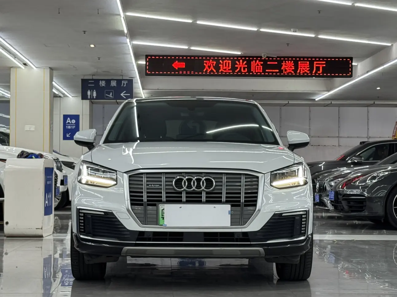 Audi Q2L e-tron  из Китая