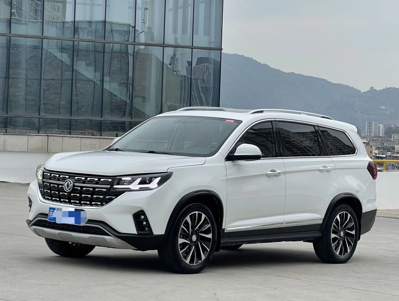 Forthing Fengxing T5L  из Китая