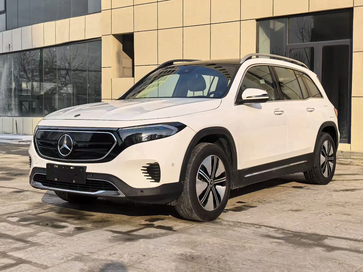 Mercedes-Benz EQB  из Китая