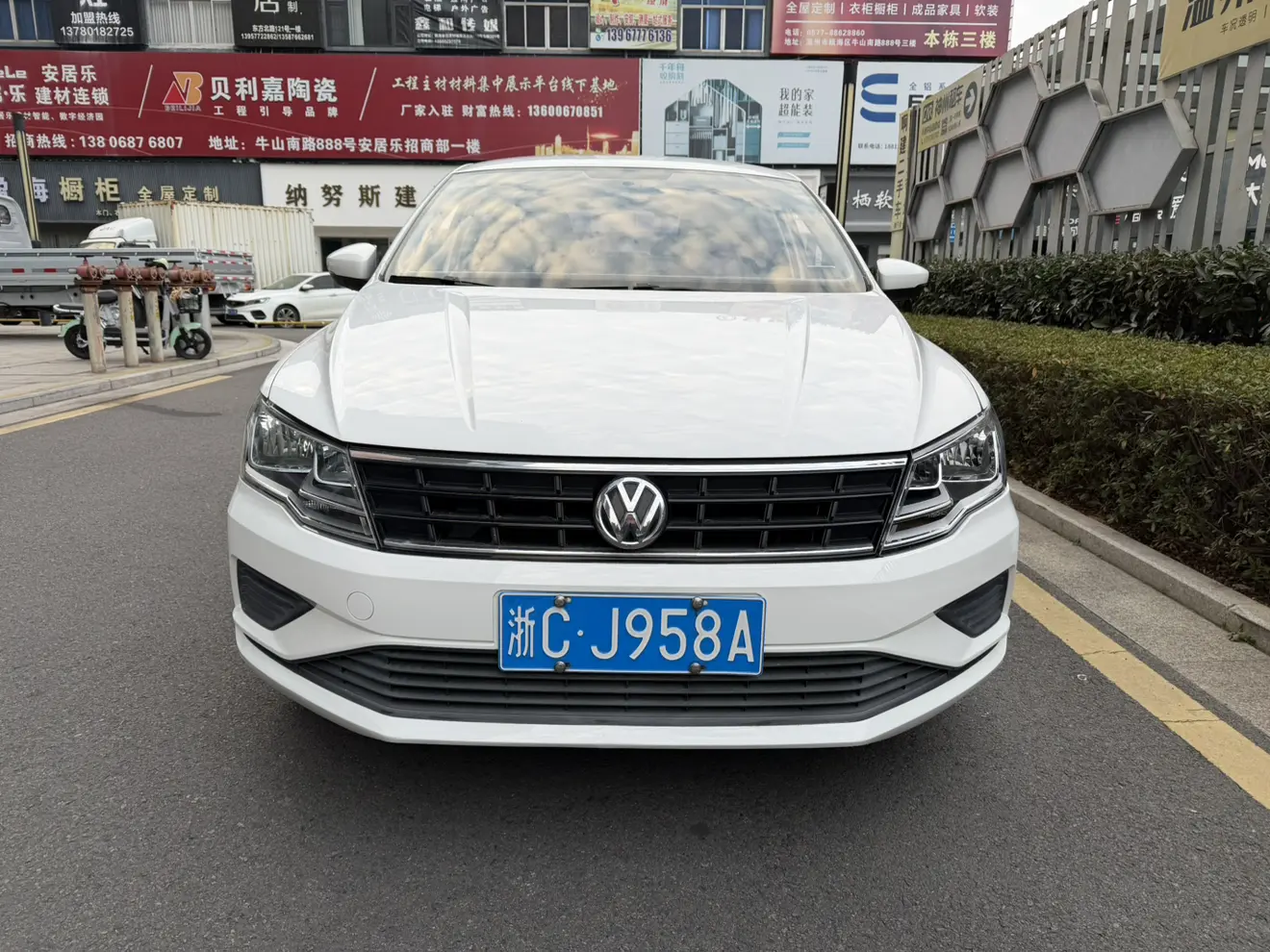 Volkswagen Jetta  из Китая
