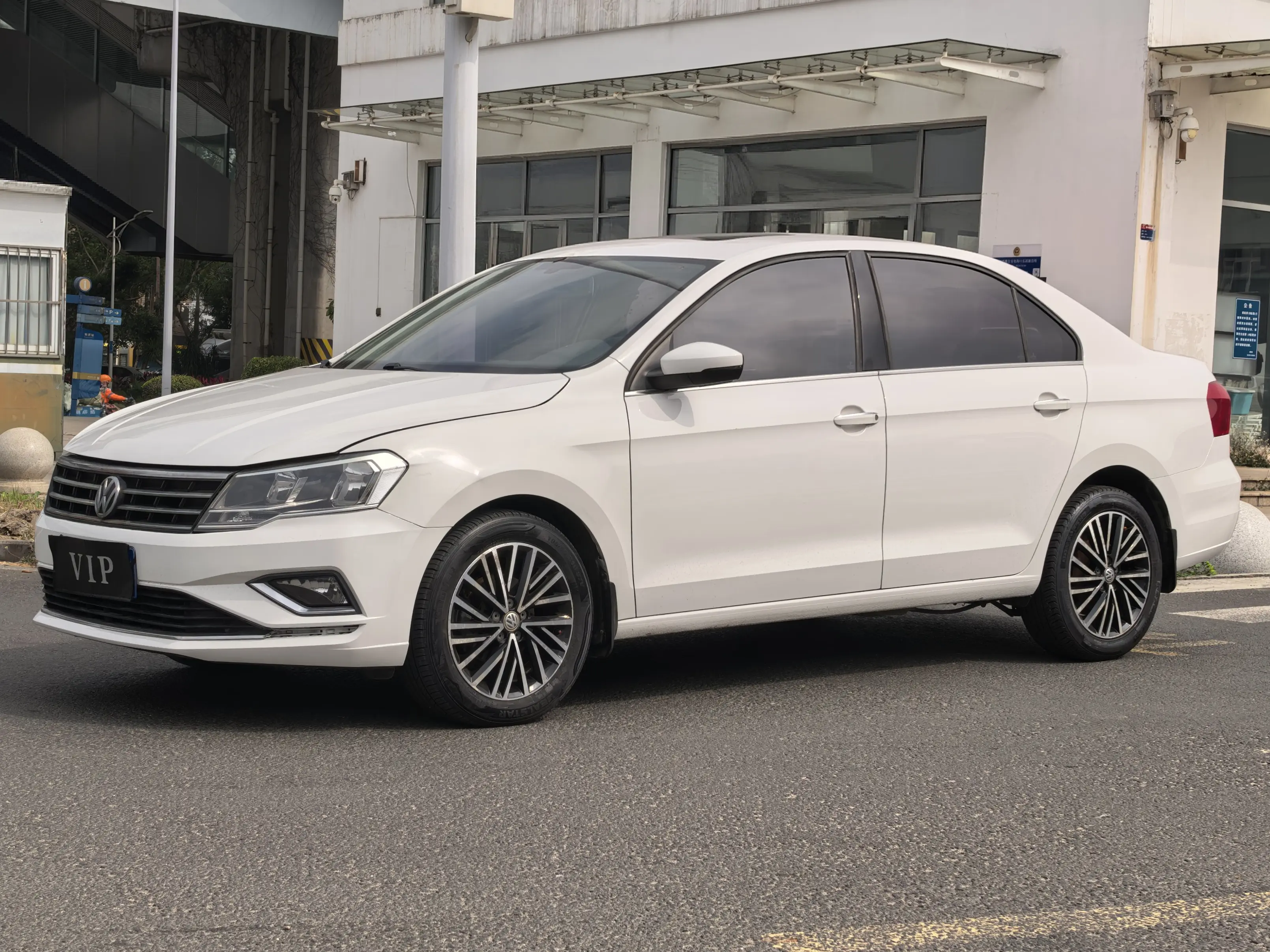 Volkswagen Jetta  из Китая