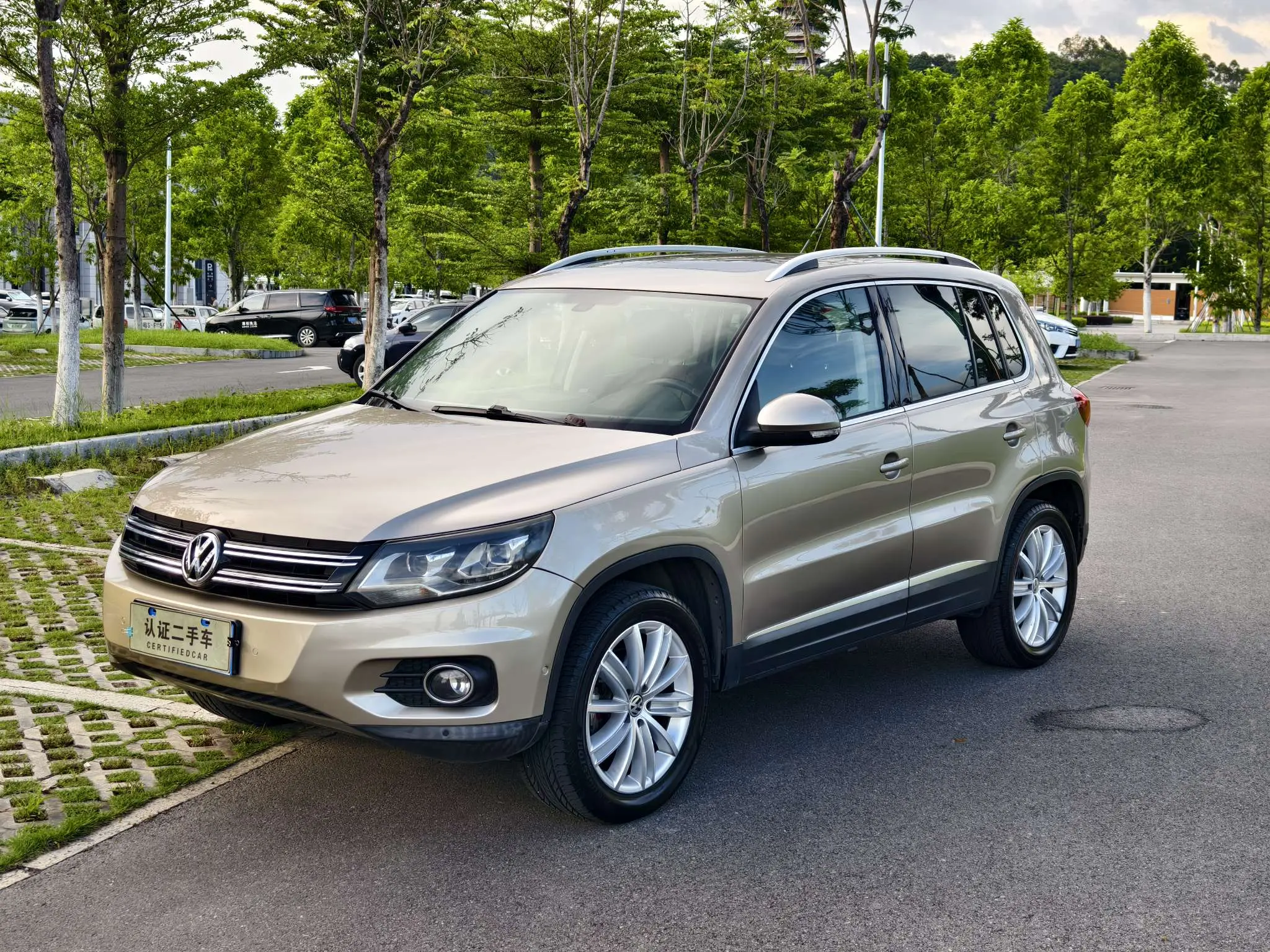 Volkswagen Tiguan  из Китая