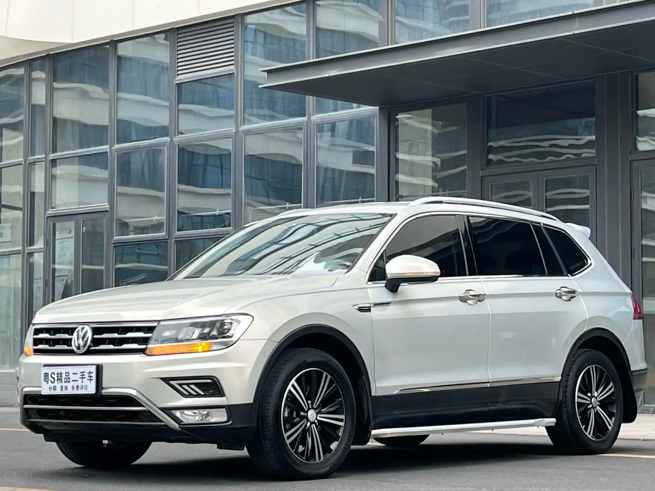 Volkswagen Tiguan L  из Китая