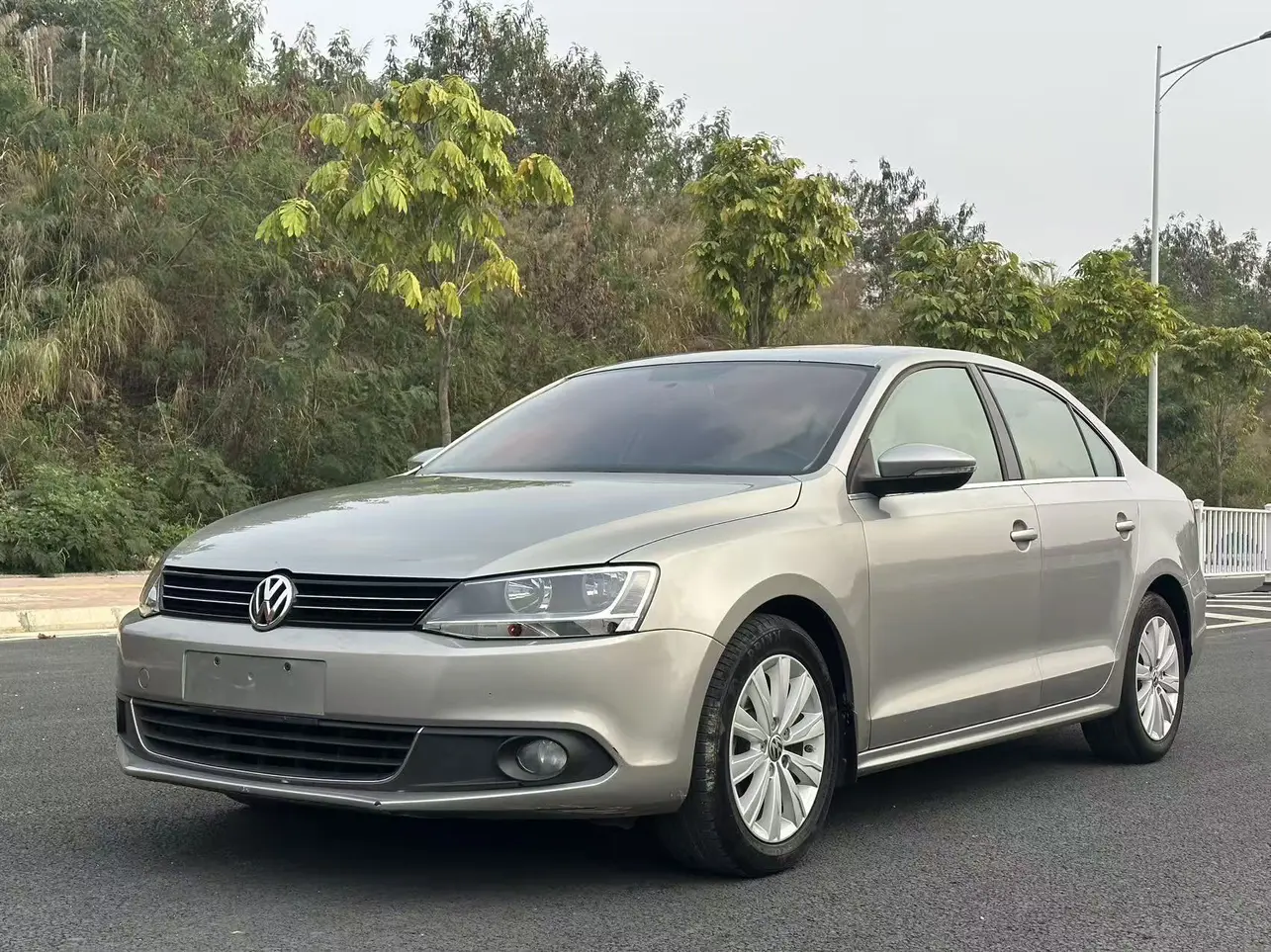 Volkswagen Sagitar  из Китая