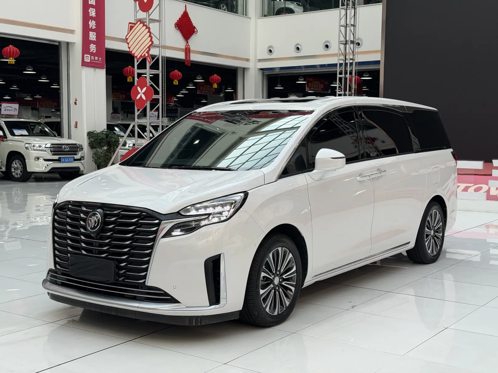 Buick GL8  из Китая