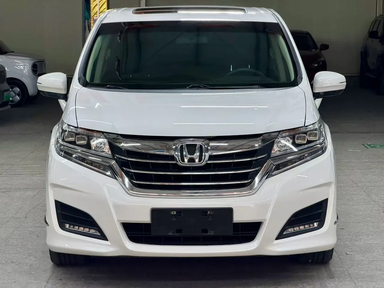 Honda Elysion (Alison)  из Китая