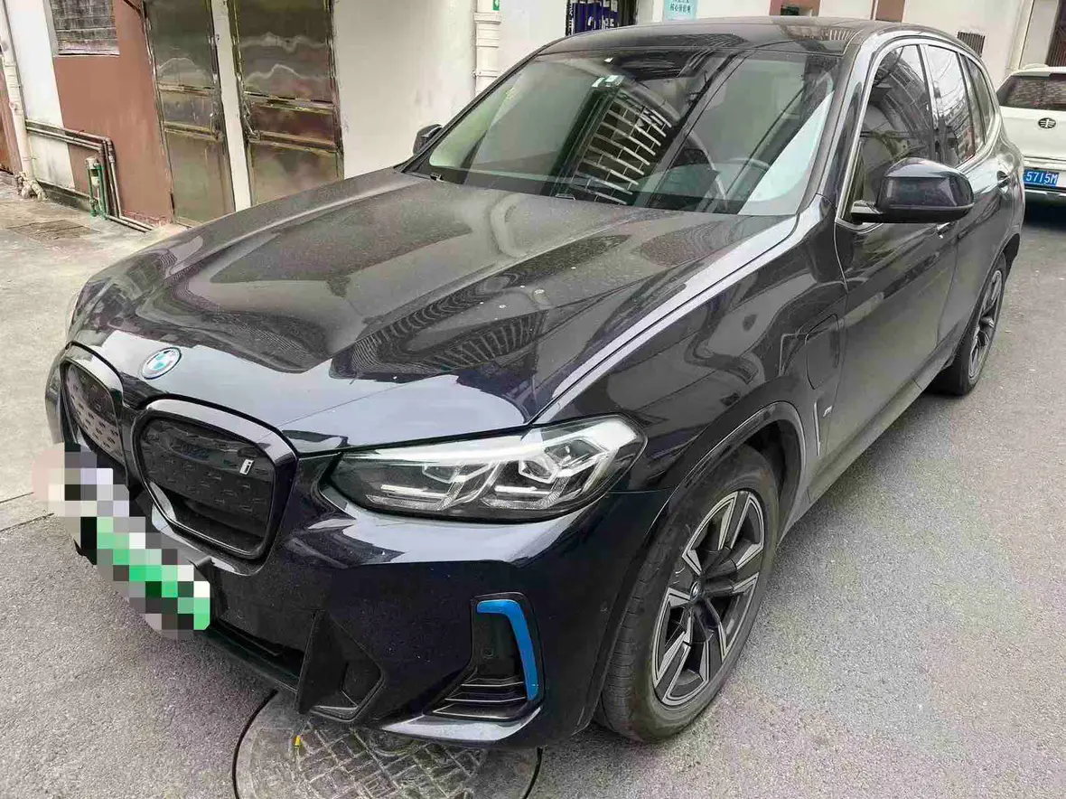 BMW iX3  из Китая