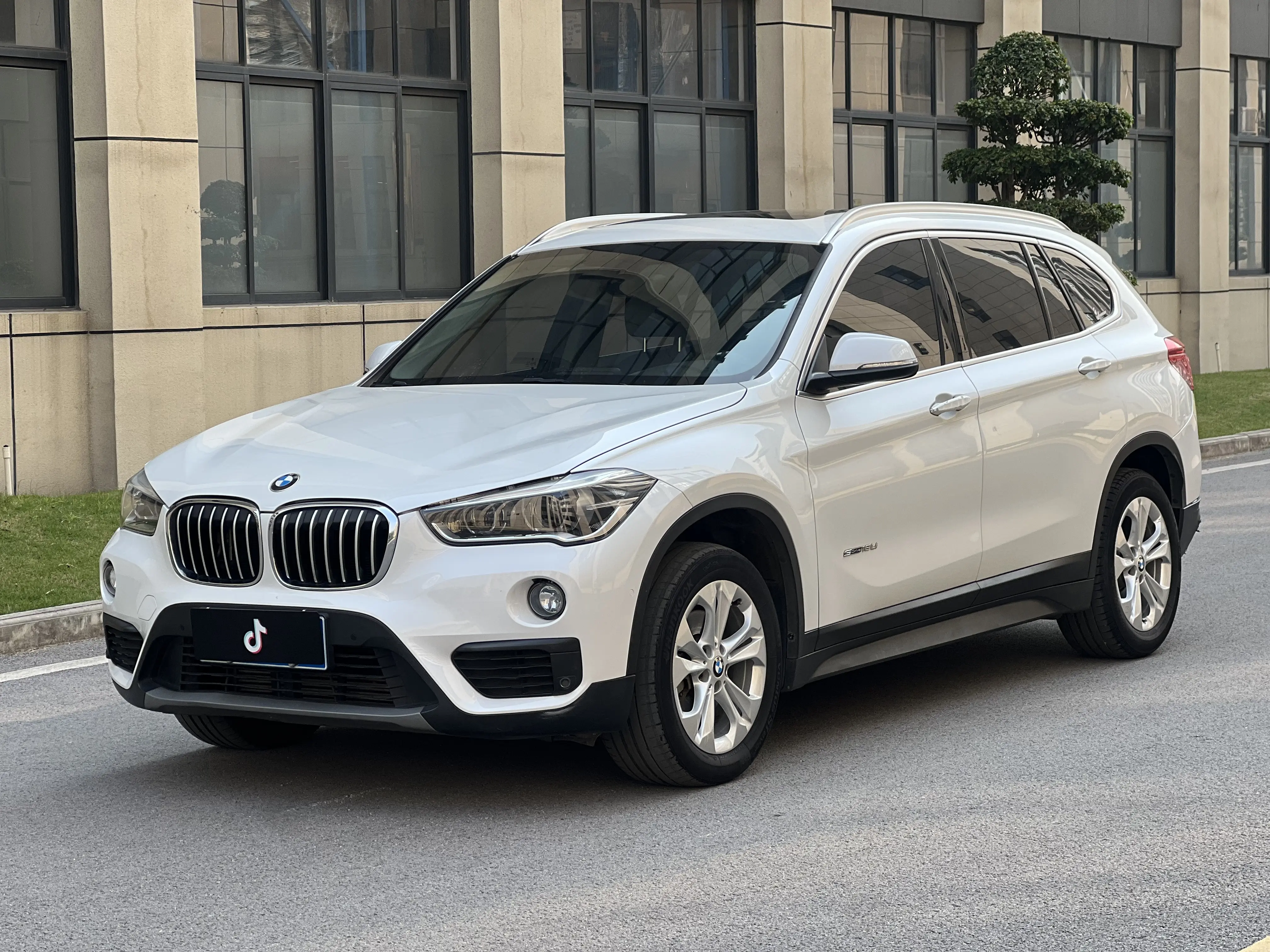 BMW X1  из Китая