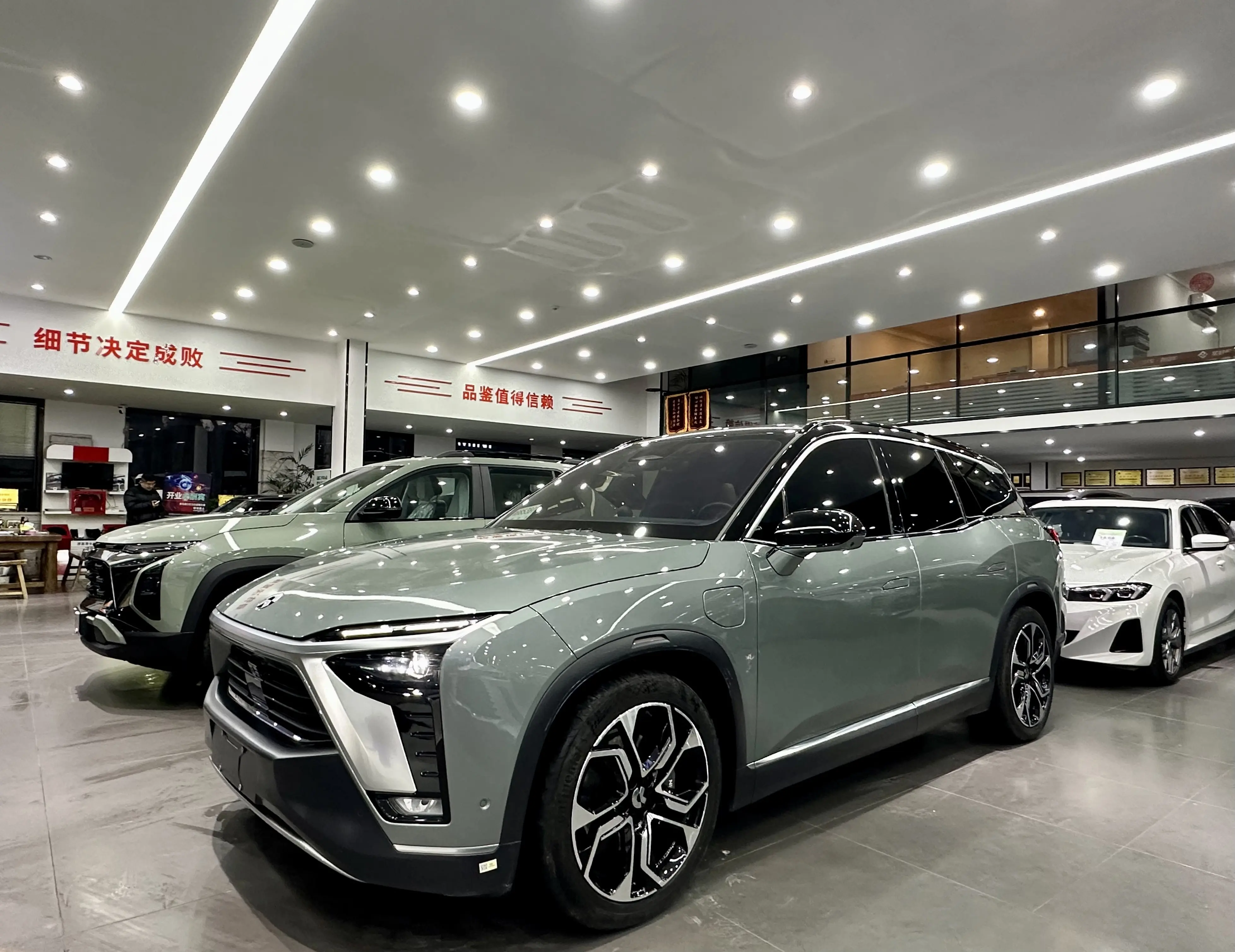NIO ES8  из Китая