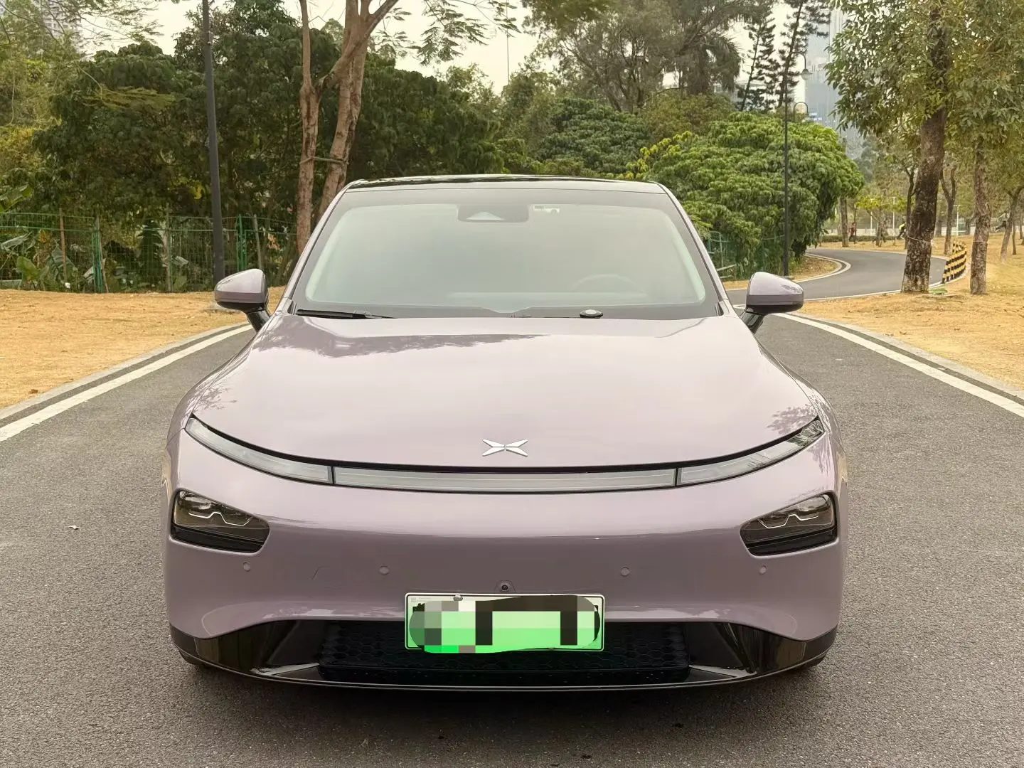 Xpeng P7  из Китая