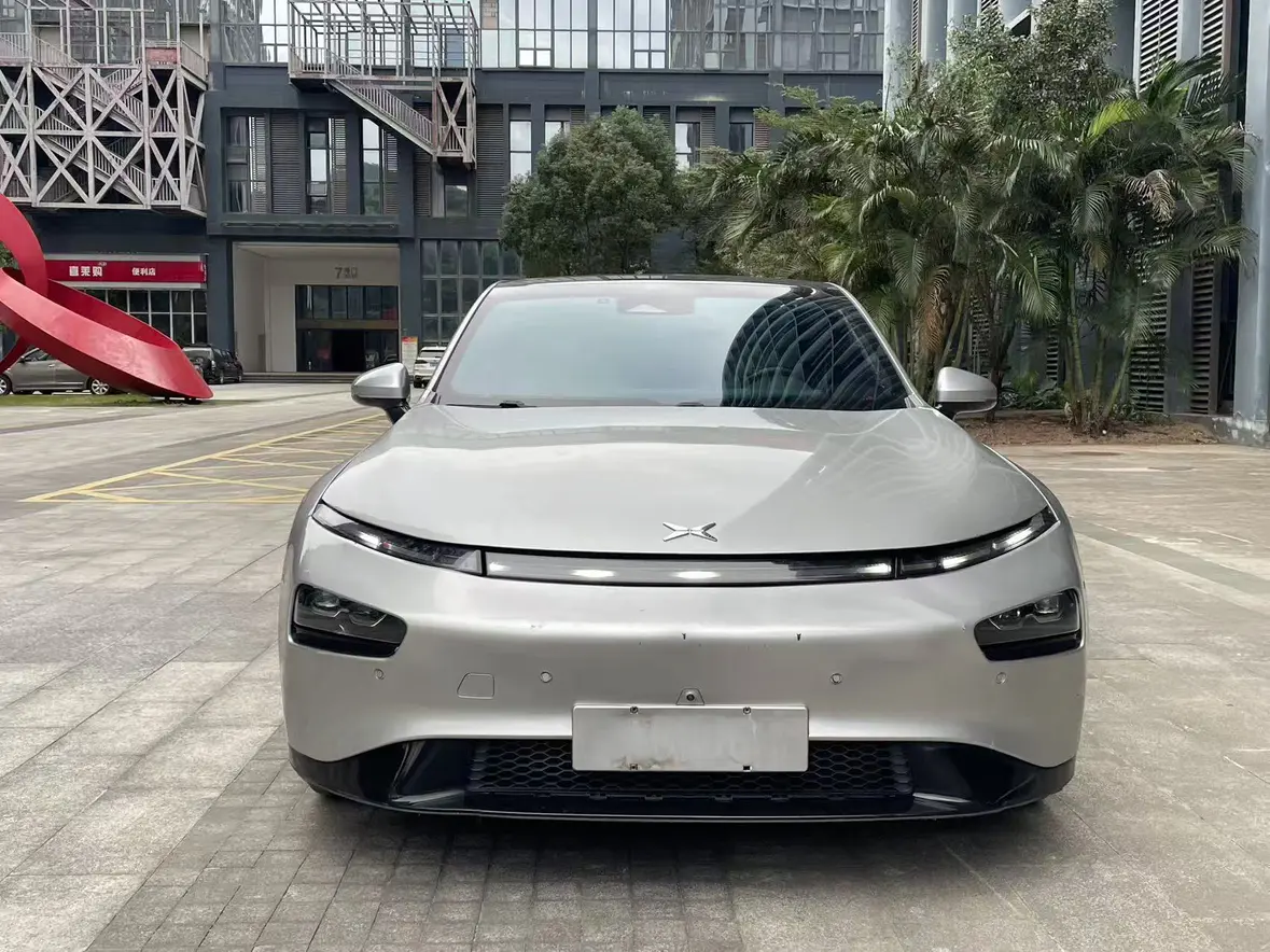 Xpeng P7  из Китая