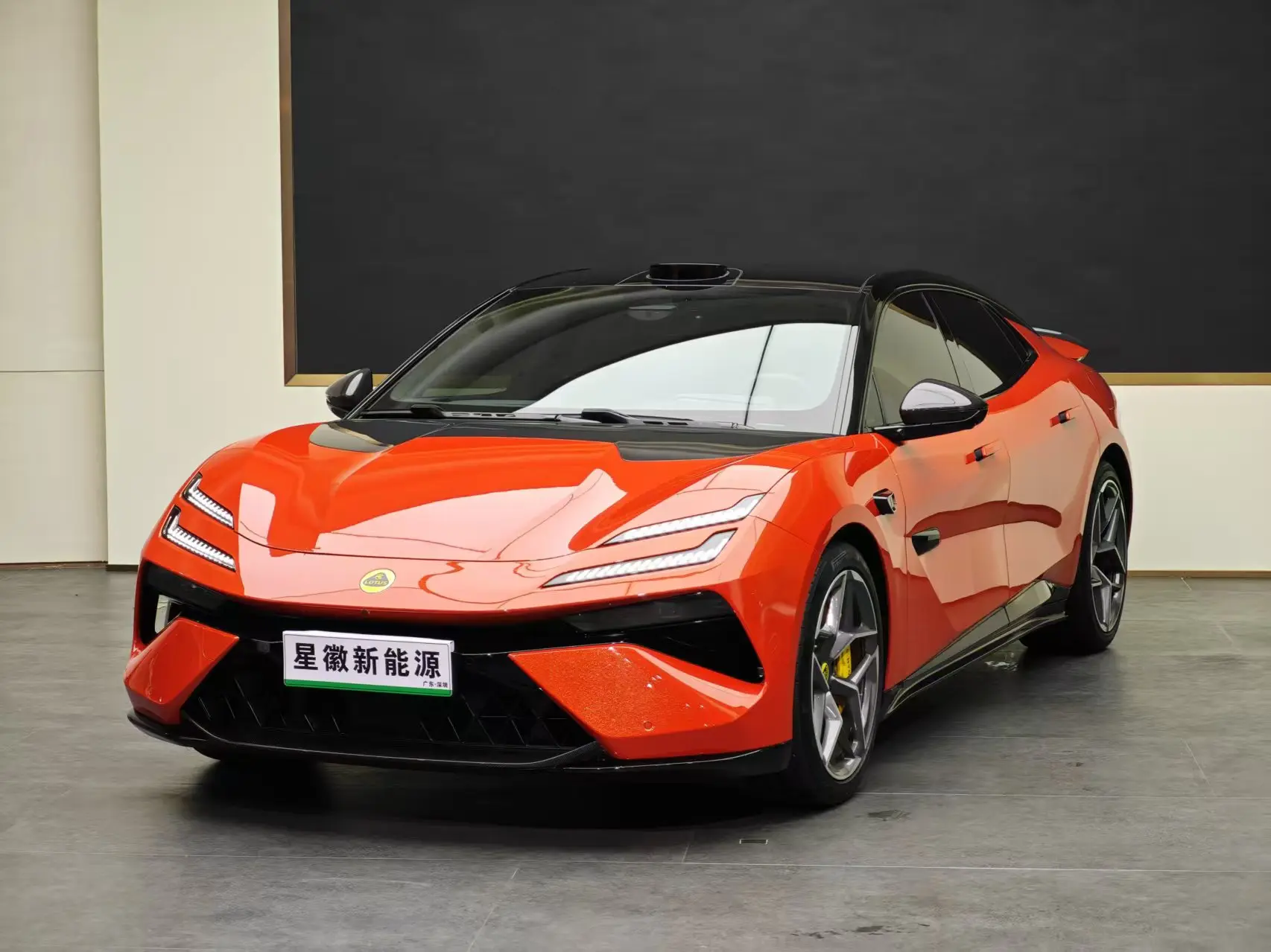 Lotus Emeya  из Китая