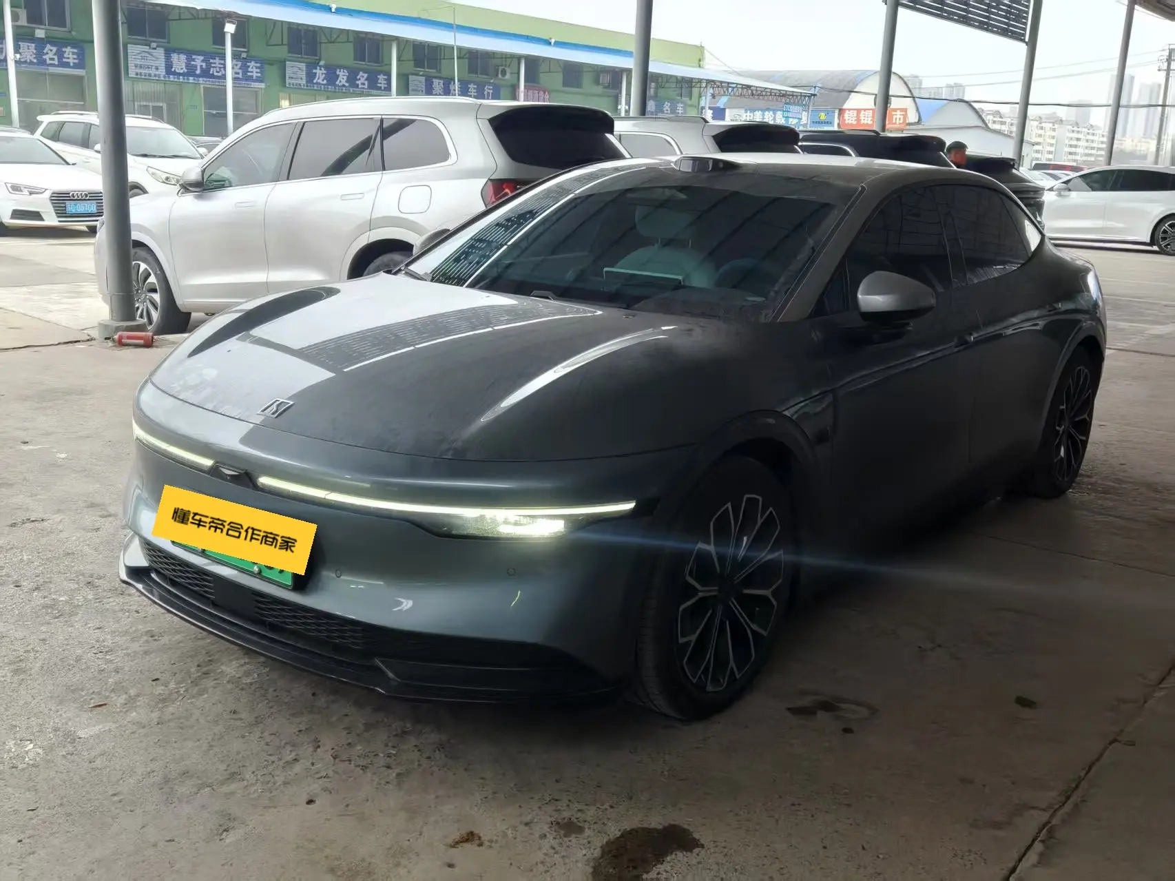 ZEEKR 007  из Китая