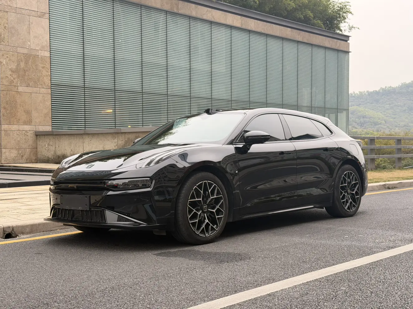 ZEEKR 001  из Китая