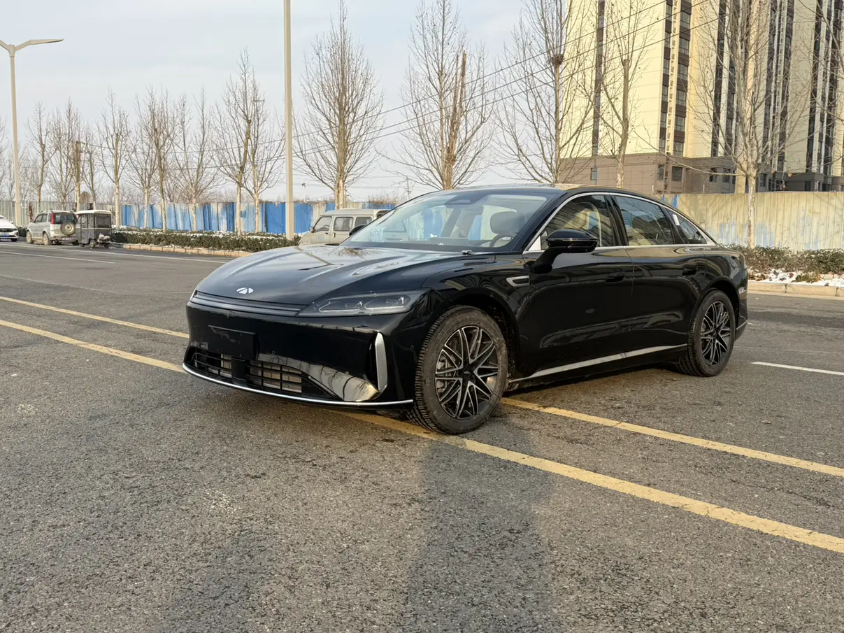 Chery Fengyun A9L  из Китая