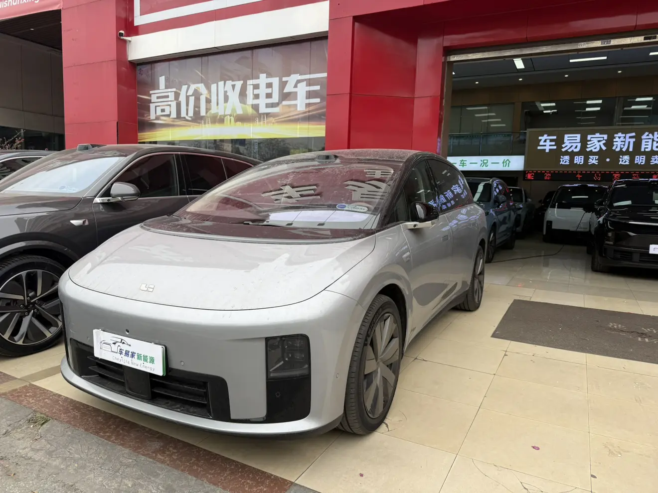 Li Ideal i8  из Китая