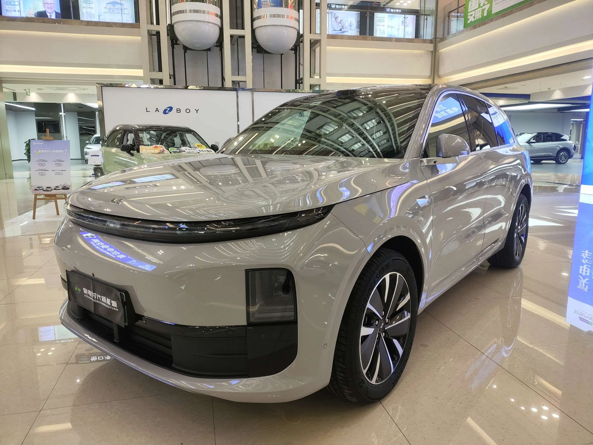 Li L6 (Ideal L6)  из Китая