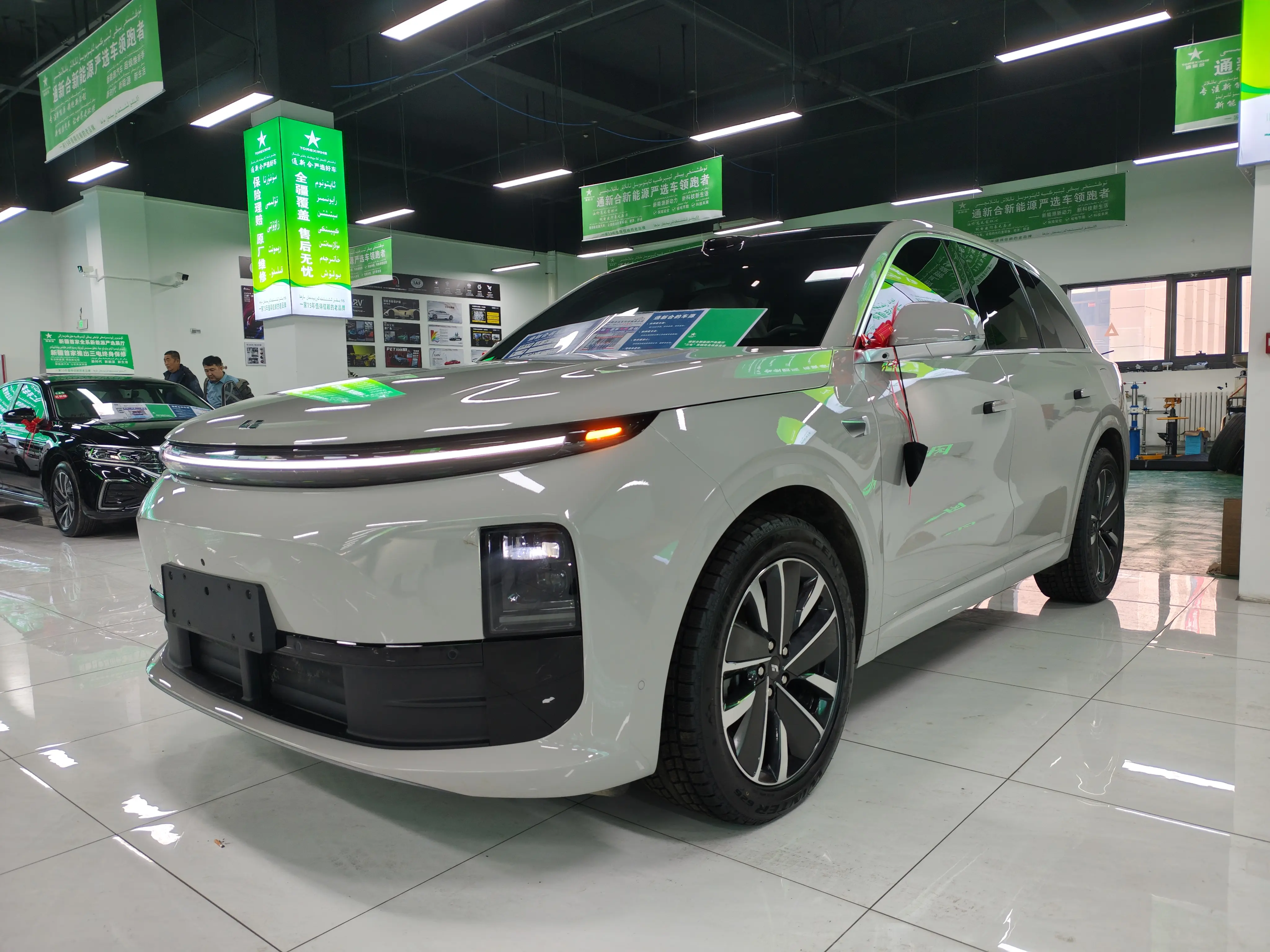 Li L6 (Ideal L6)  из Китая