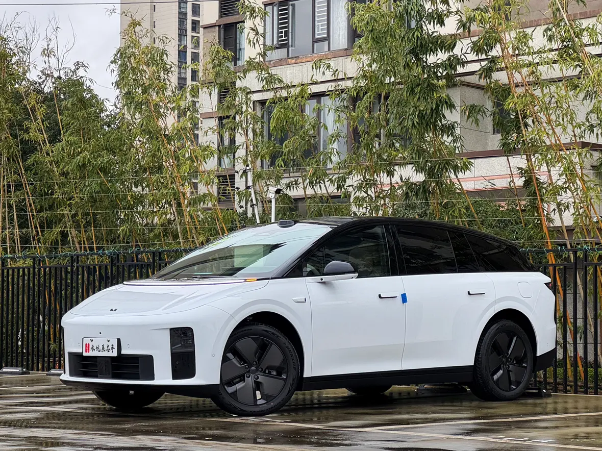 Li Ideal i6  из Китая