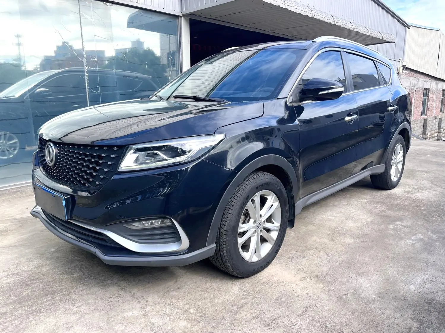 Dongfeng Fengguang 580Pro  из Китая