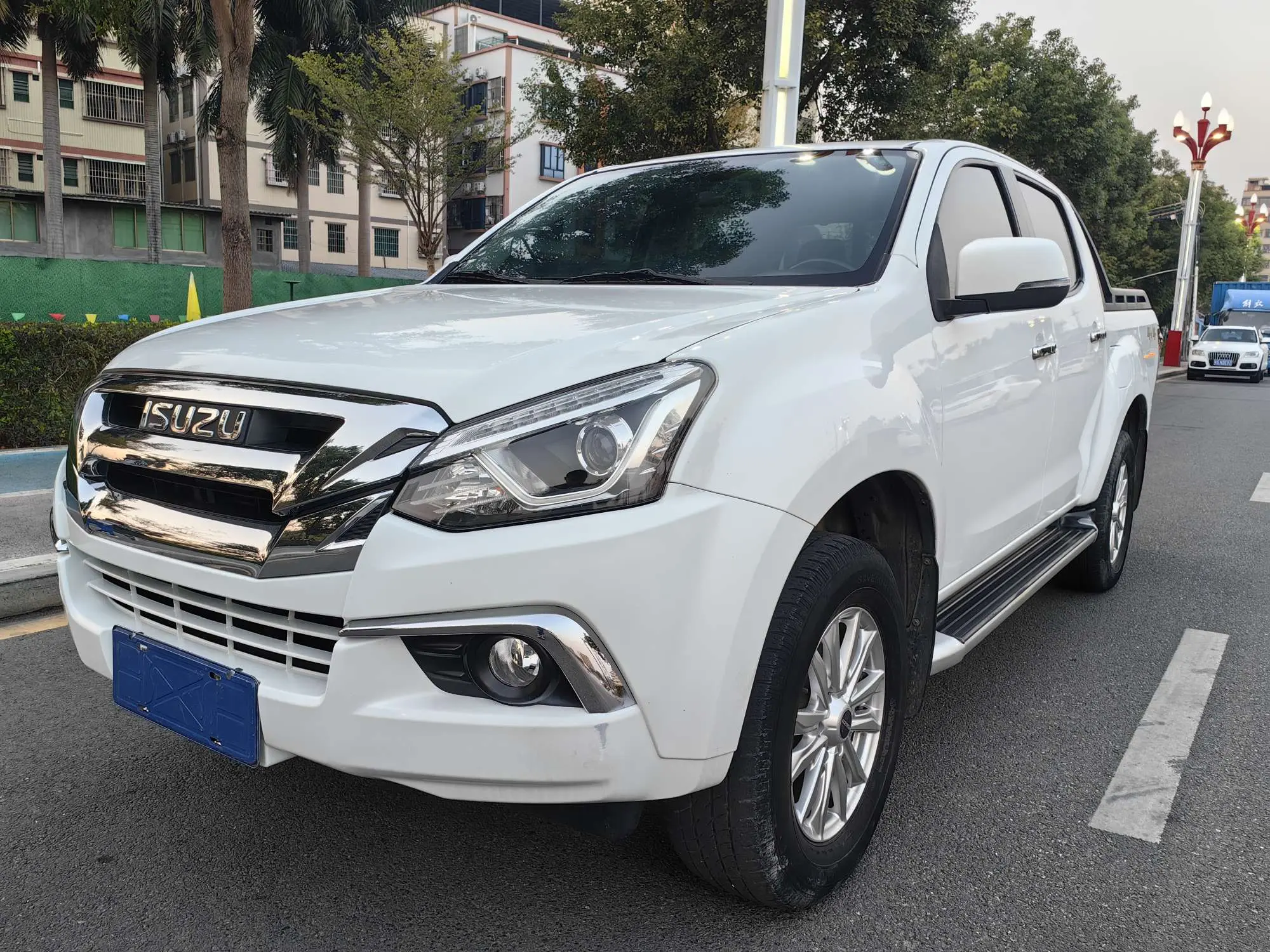Isuzu D-MAX  из Китая