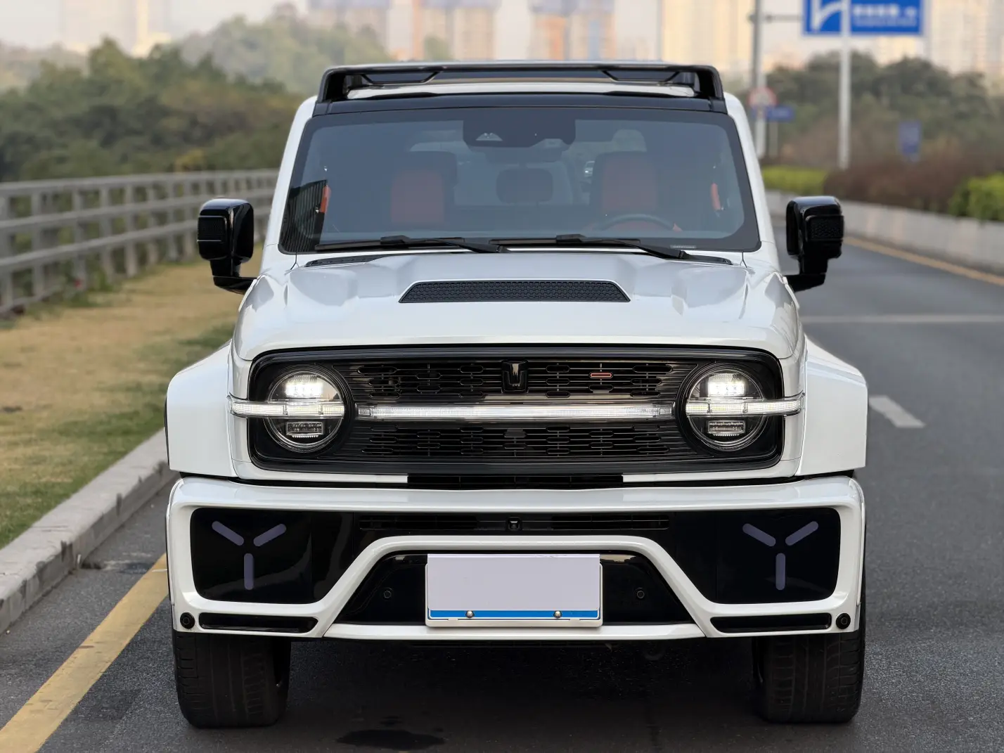 Tank Cyber  300  из Китая